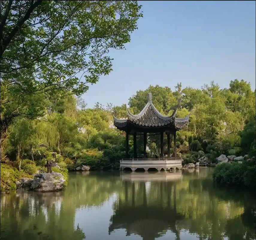 东湖区沉淀餐饮有限公司